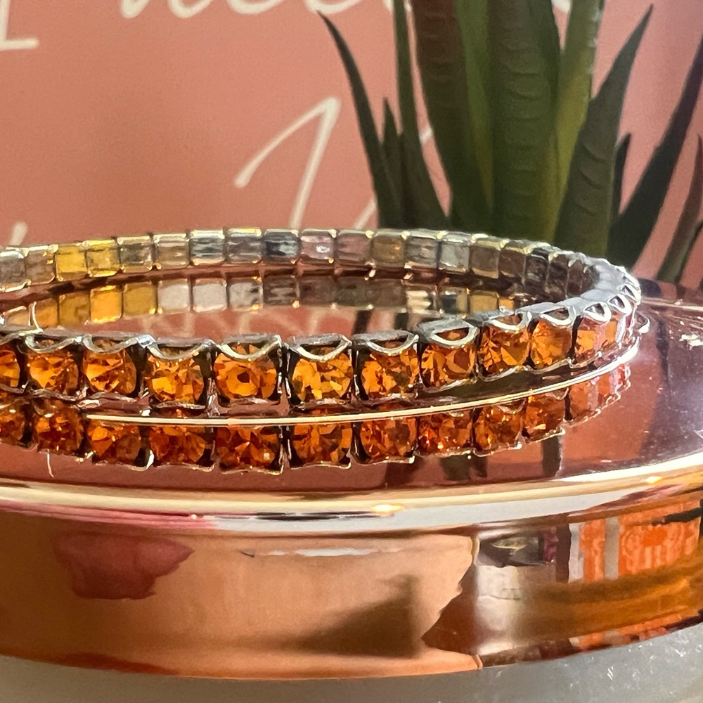 Touchstone Crystal Stretch Bracelet **NWOT**‎